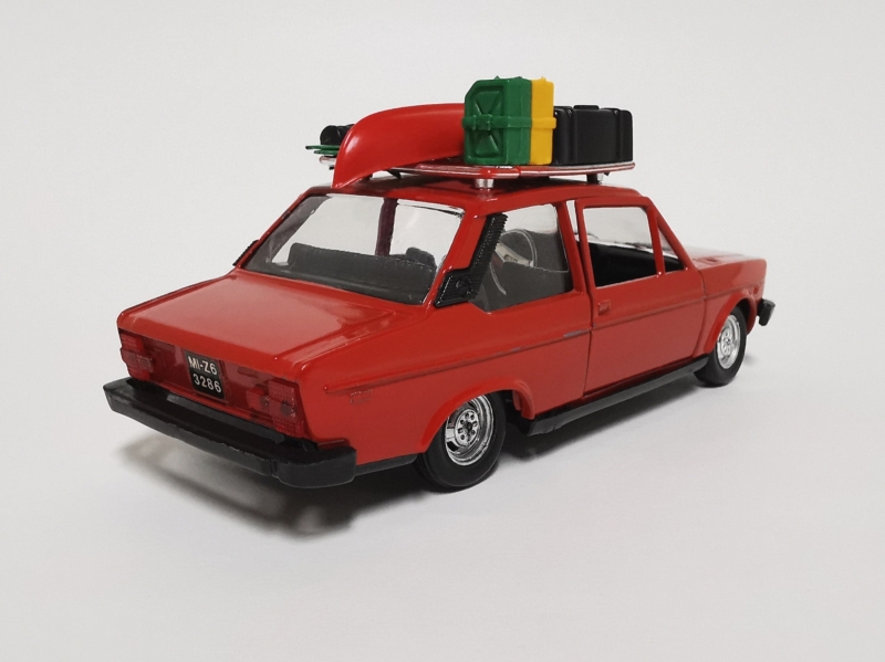 Fiat 131 Holiday (1974) zezadu