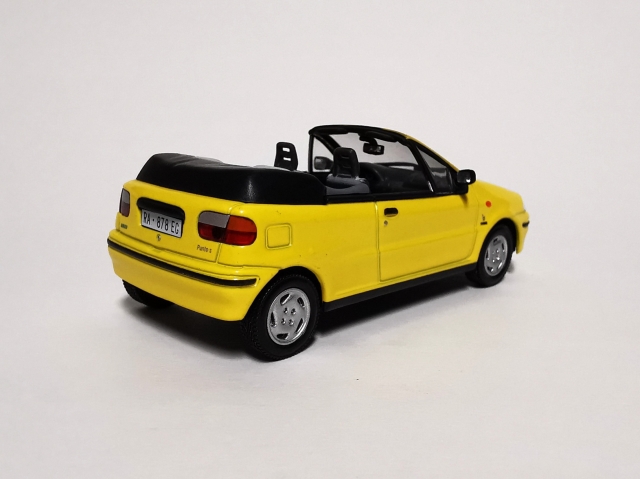 Fiat Punto Cabrio (1994) zezadu