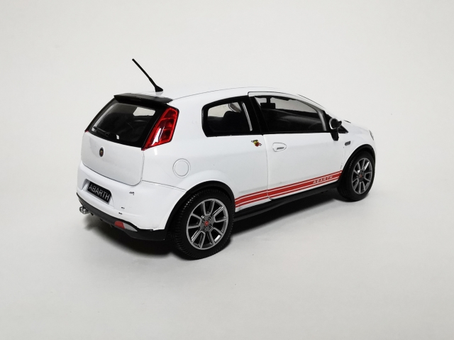 Fiat Punto Grande ABARTH (2008) zezadu