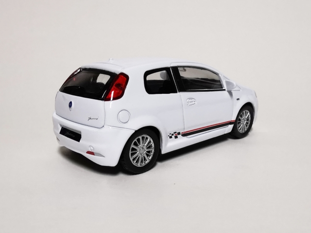 Fiat Punto Grande (2005) zezadu