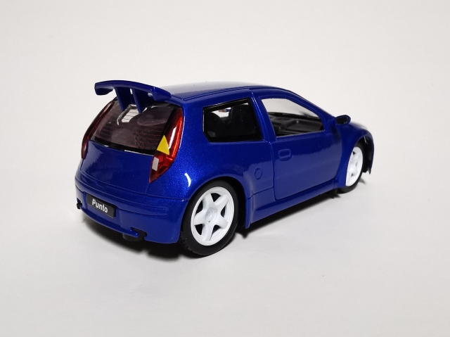 Fiat Punto Super 1600 (1999) zezadu