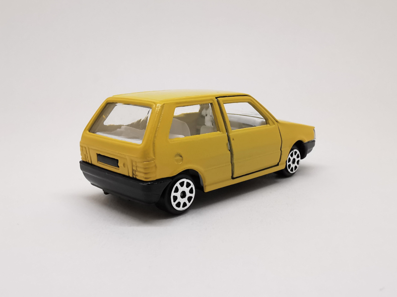Fiat Uno (1983) zezadu