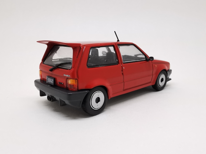 Fiat Uno EF (1990) zezadu