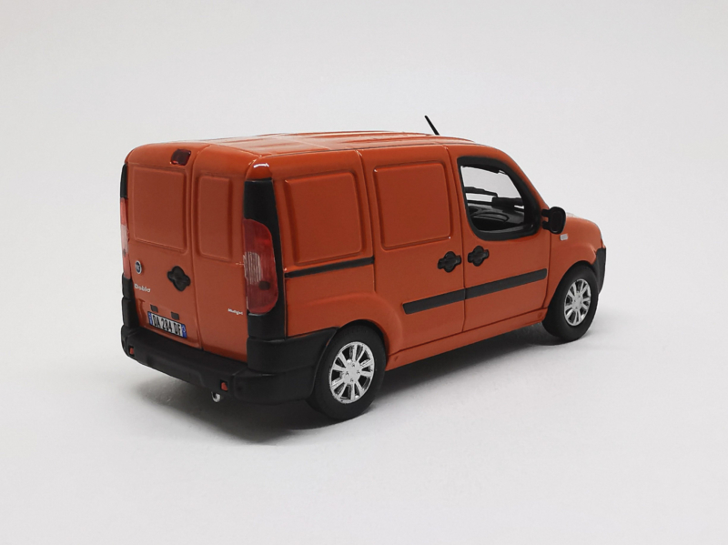 Fiat Doblò Cargo (2006) zezadu