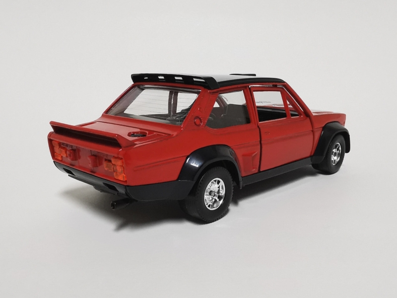 Fiat 131 ABARTH (1977) zezadu